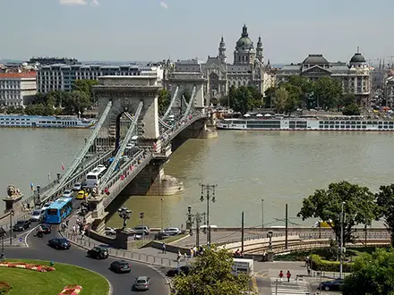 Угорщина – автомобільні платні дороги. Віньєтка. ПДР і обмеження швидкості