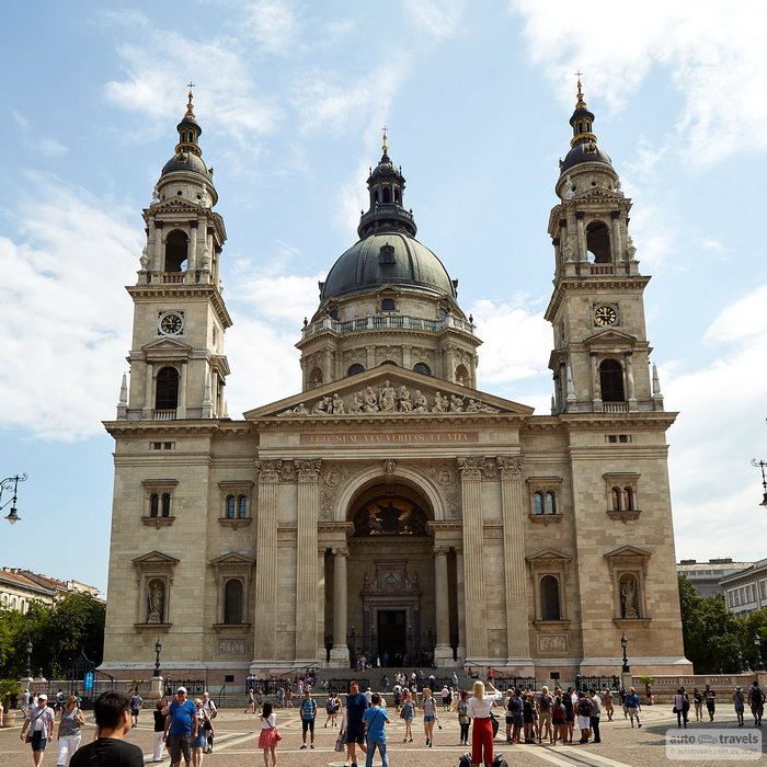 Driving to Budapest - autotravels