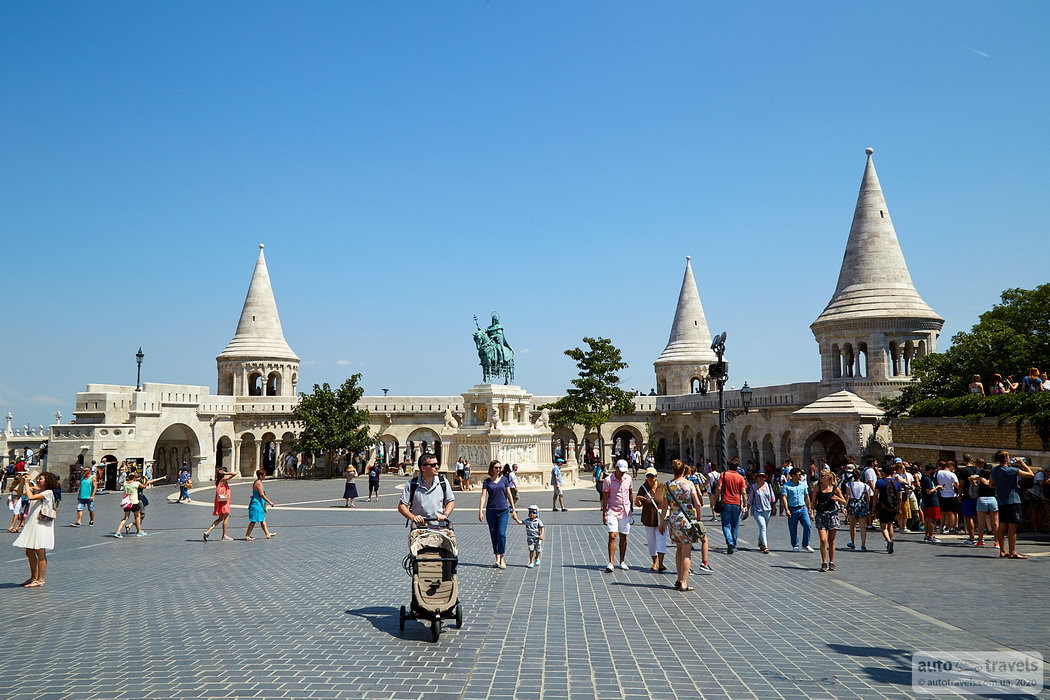 Driving to Budapest - autotravels