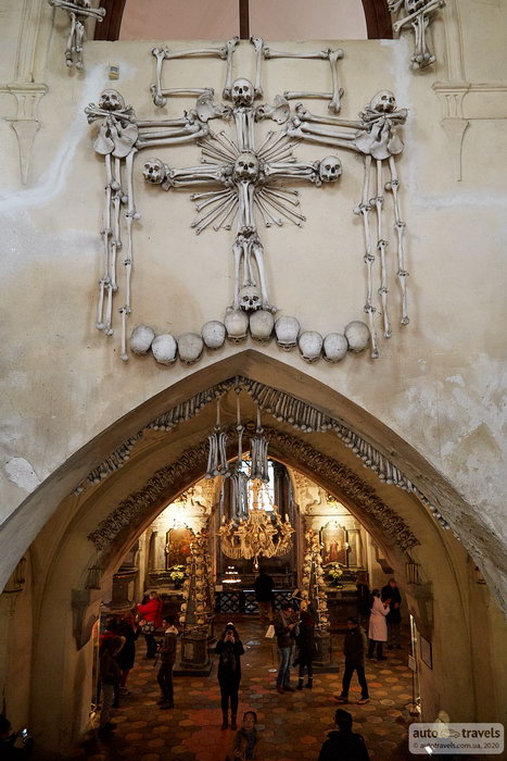 Костніца в Седліце, Кутна Гора на авто