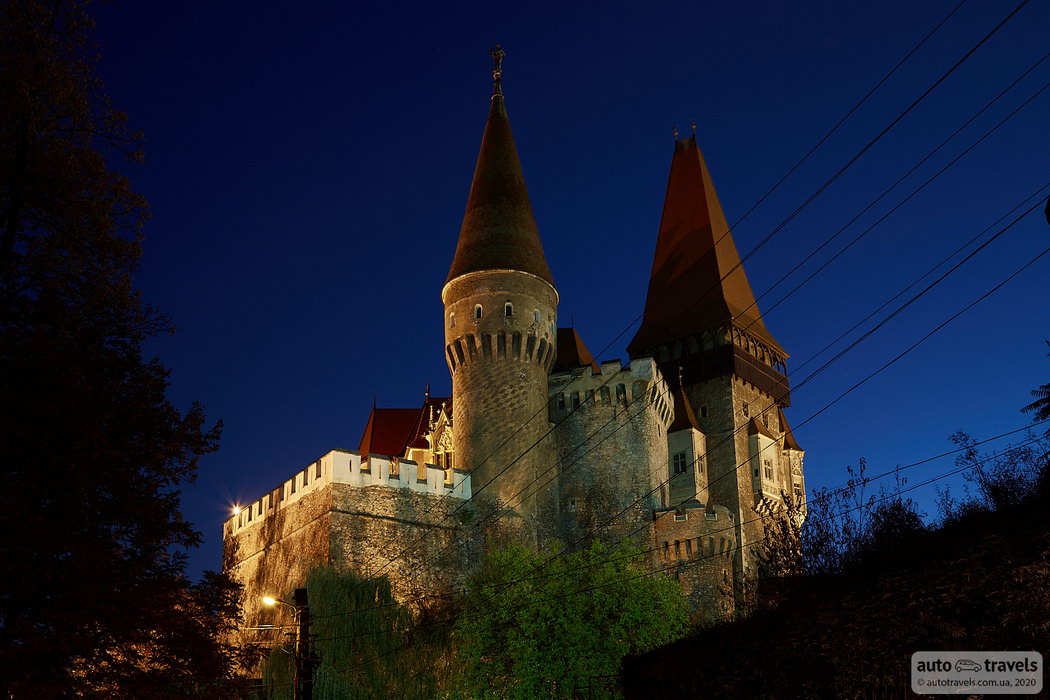 Замок Корвінів –  Castelul Corvinilor