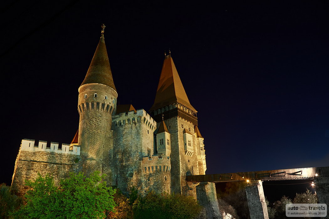 Замок Корвінів –  Castelul Corvinilor